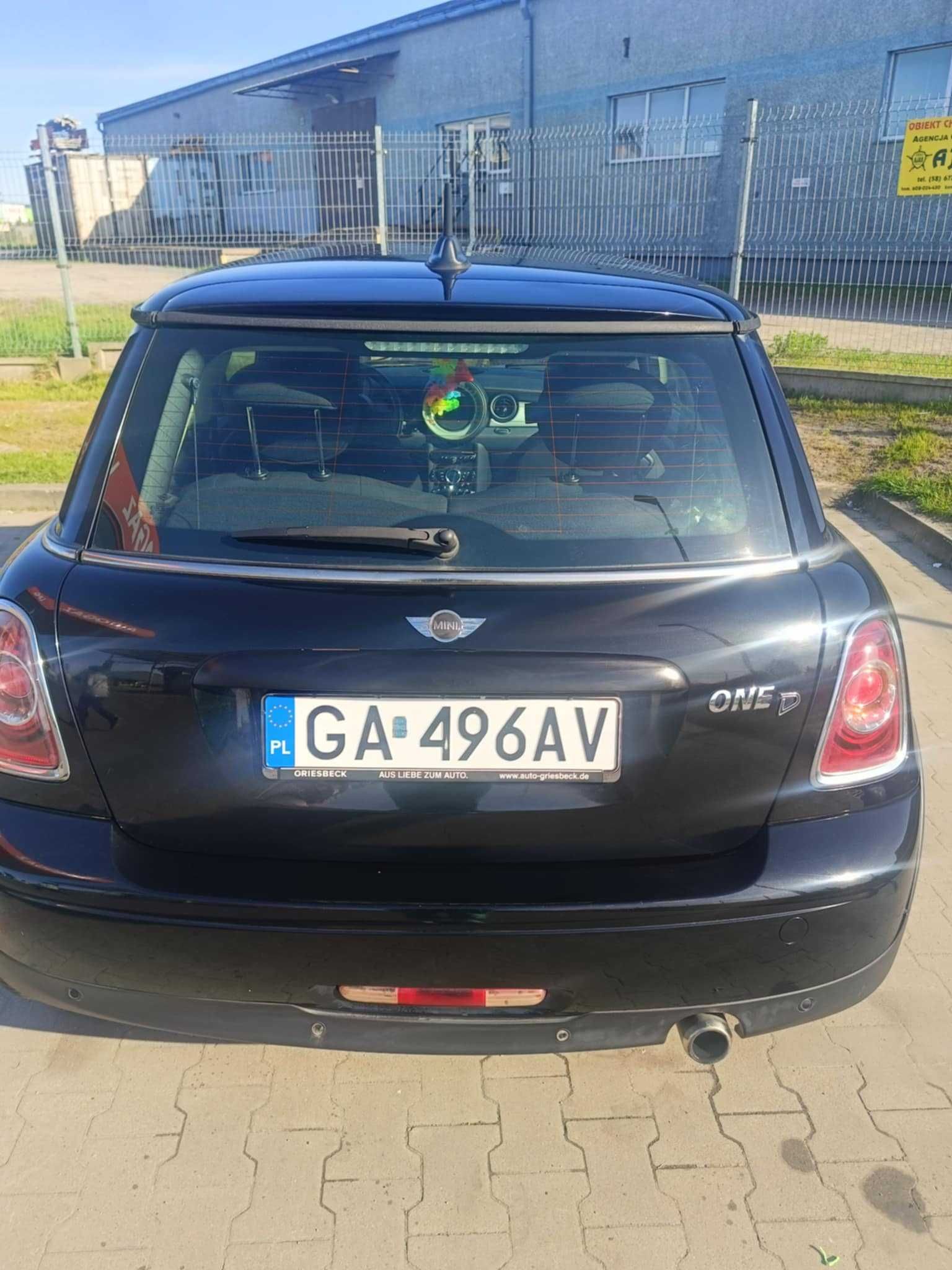Samochód marki Mini Cooper bezwypadkowy