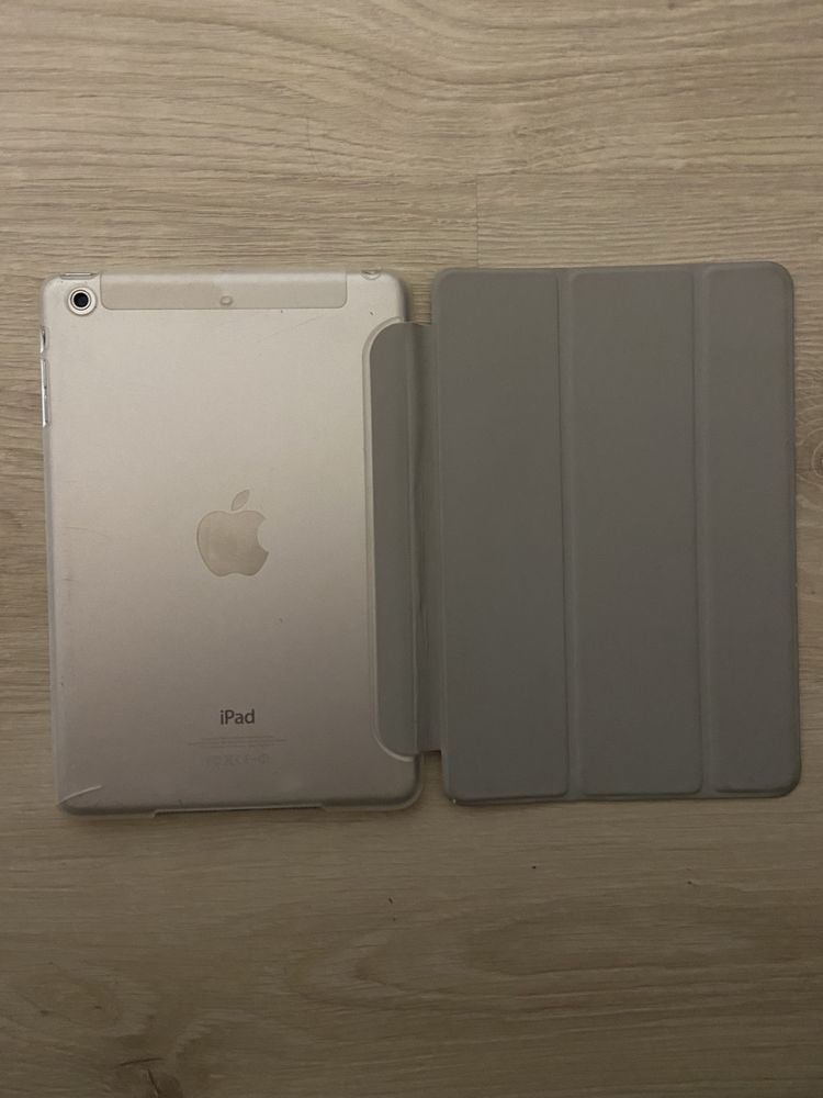 Планшет Apple iPad mini 3G 16GB