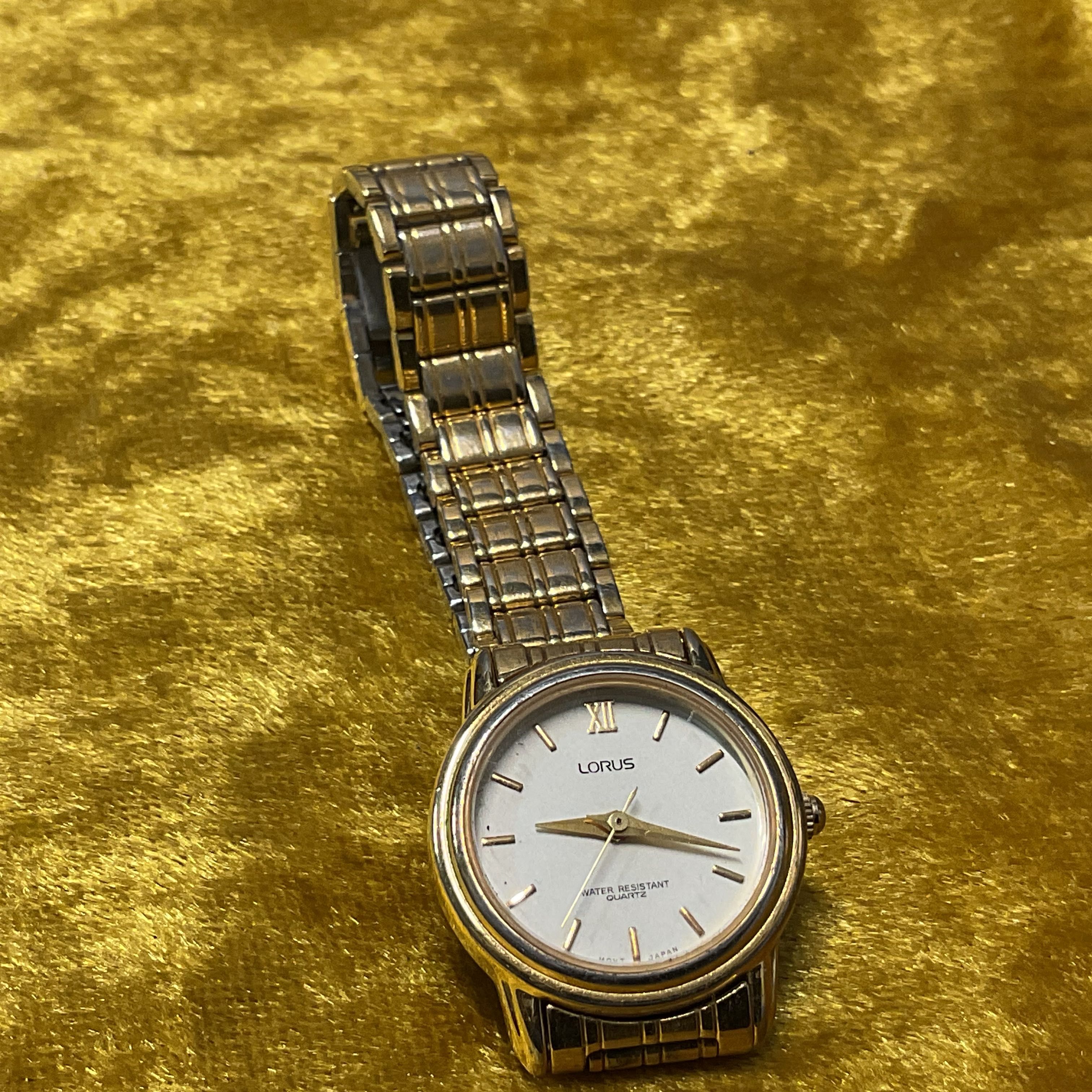 Relógio senhora Lorus Quartz 25m