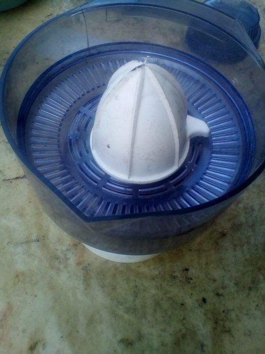 Соковыжималка Мрия для цитрусовых