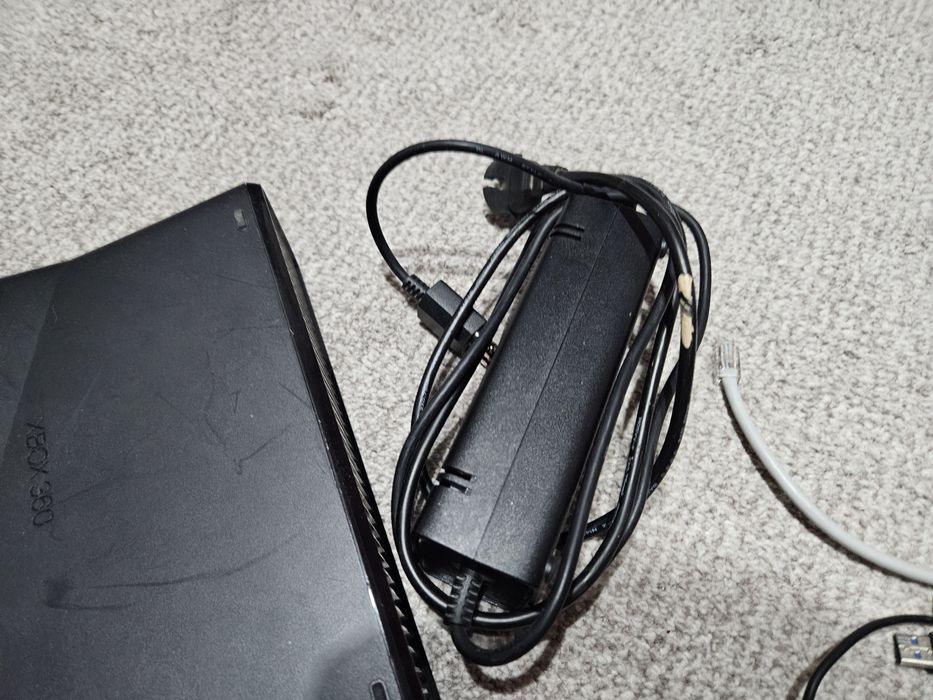 Dwa Xboxy 360 i zasilacz