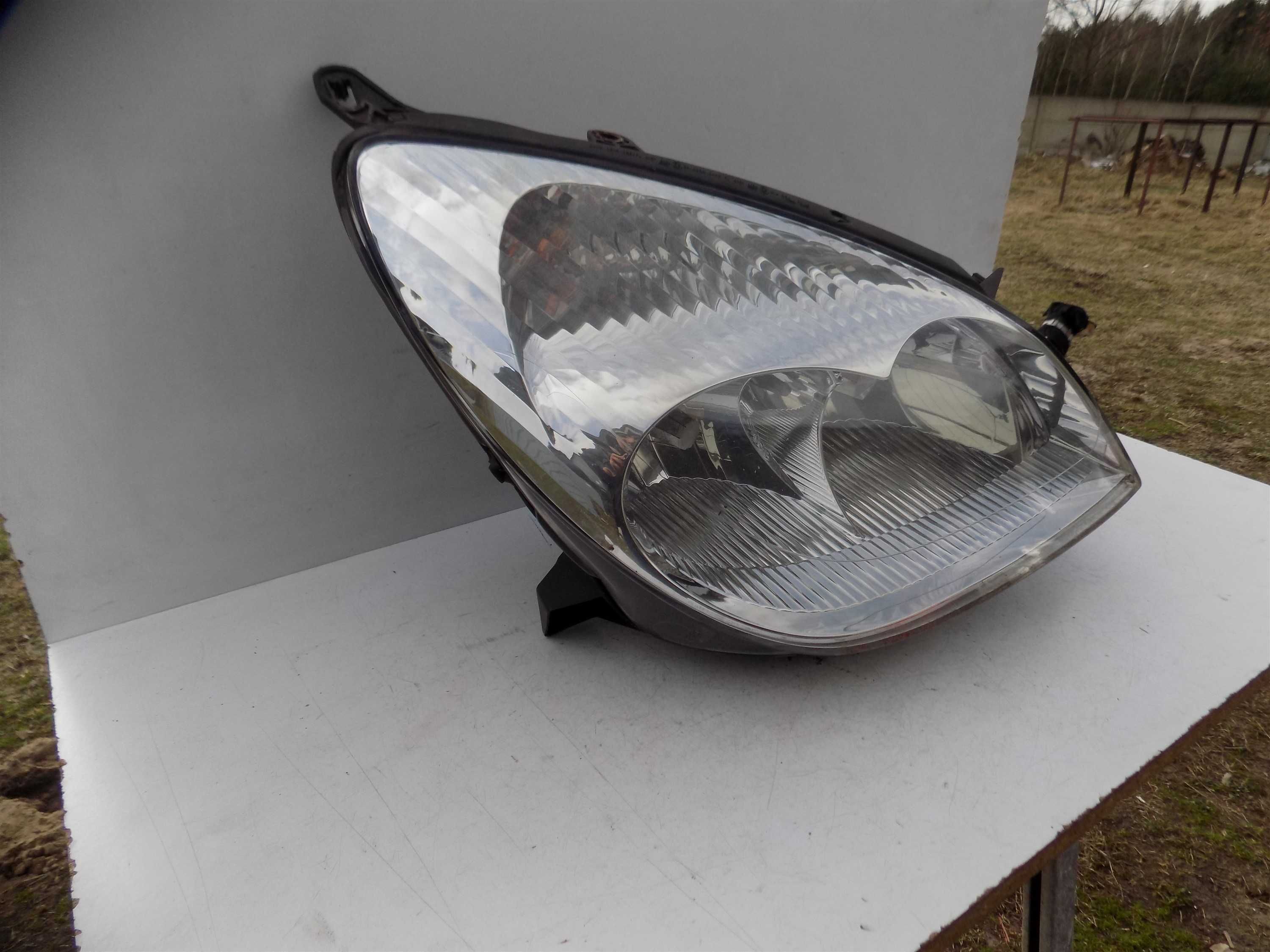 Reflektor lampa przód prawa Citroen C5 I 01-04 h4 h7 Europa Valeo