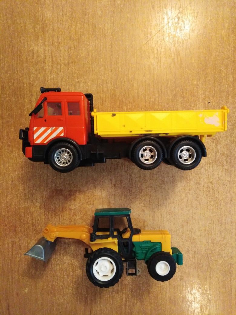 Продам набор грузовик и трактор- экскаватор