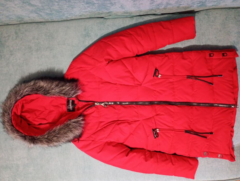 Зимова куртка. В чудовому стані.