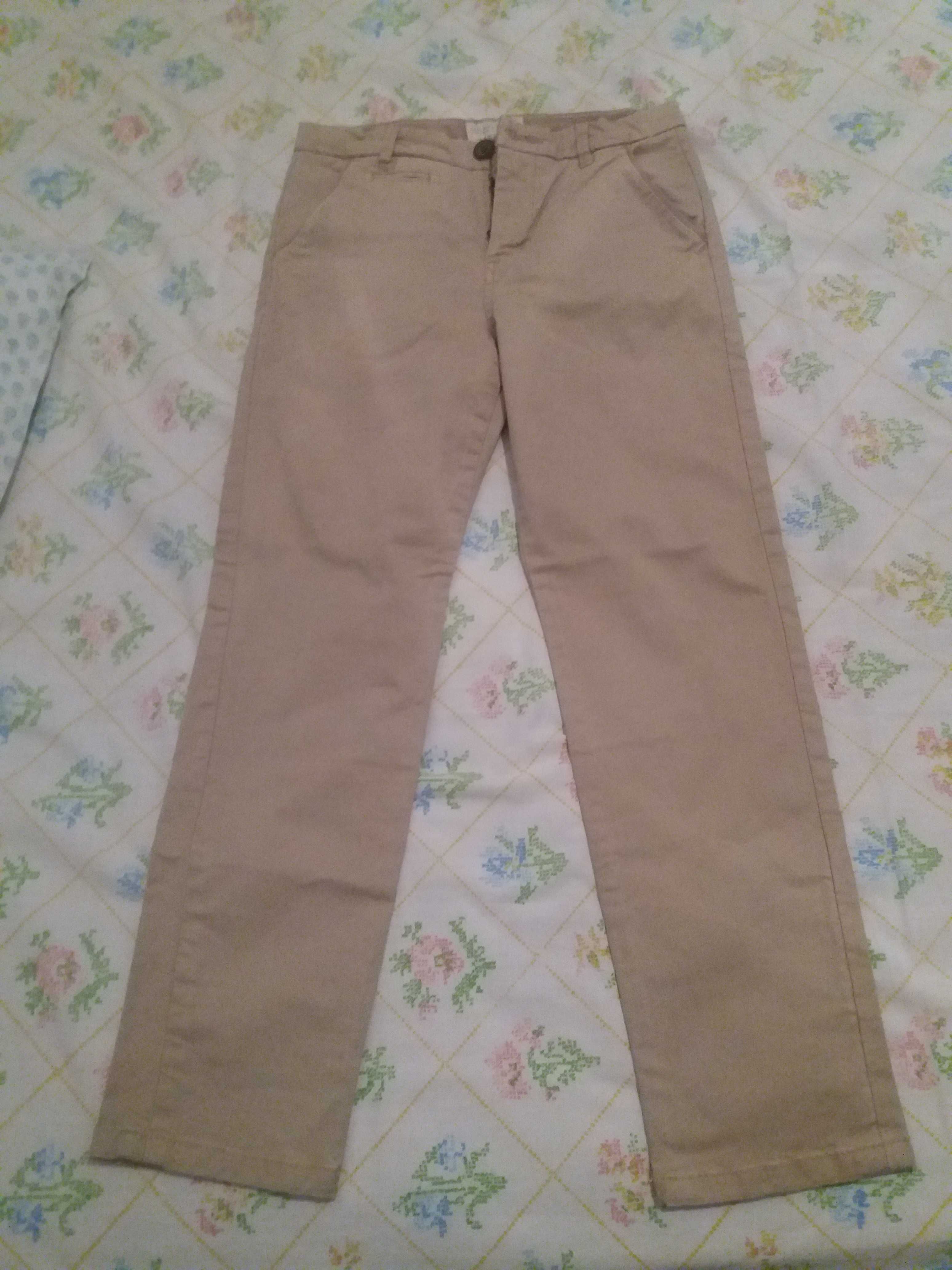 Calças chino Zara de criança. Como novas. Usadas uma vez.