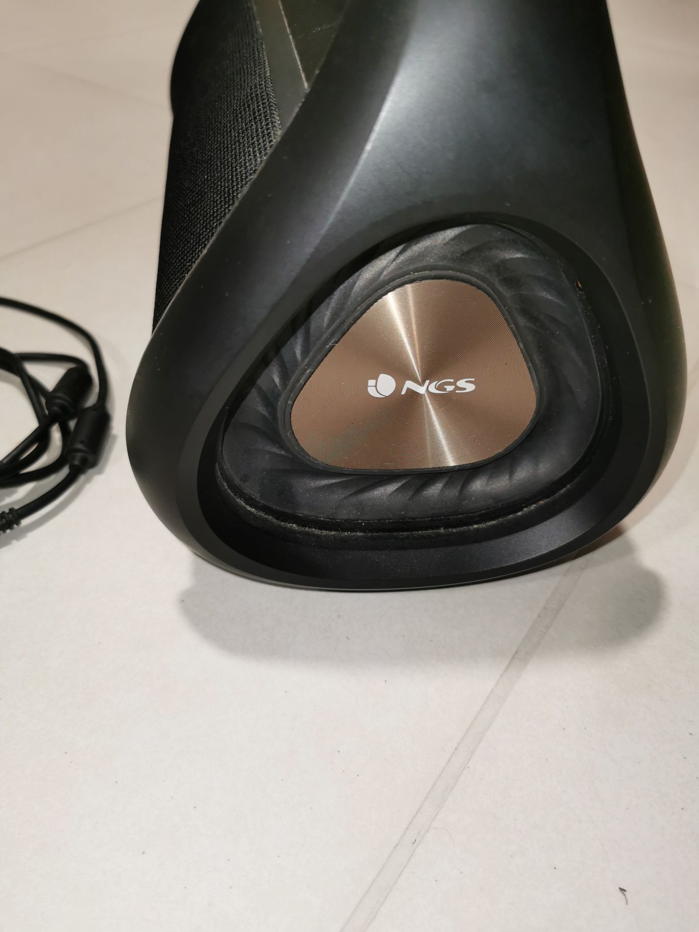 Conjunto colunas Bluetooth NGS ROLLERSLANG e NOONDAY by Fresh & Rebel