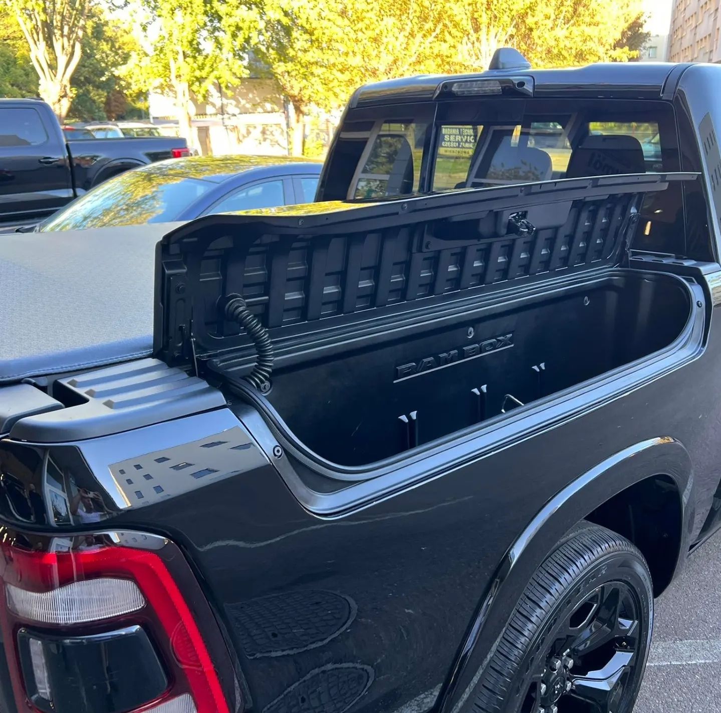 Zabudowa paki roleta Dodge Ram 1500 5,7ft  6,5ft z RAMBOX