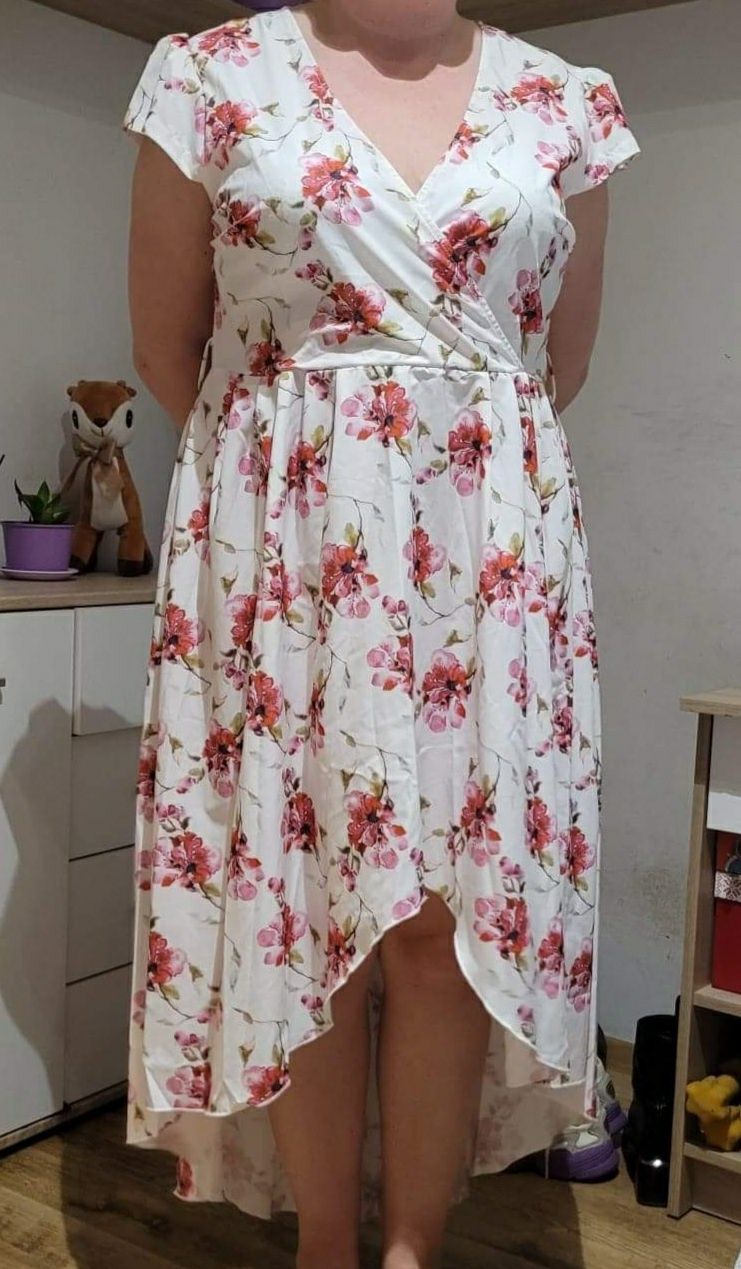 Piękna sukienka w kwiaty shein 2XL
