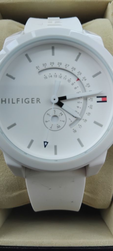 Hugo Boss, Maserati, Tommy Hilfiger, Timex, Haas & Cie, CK