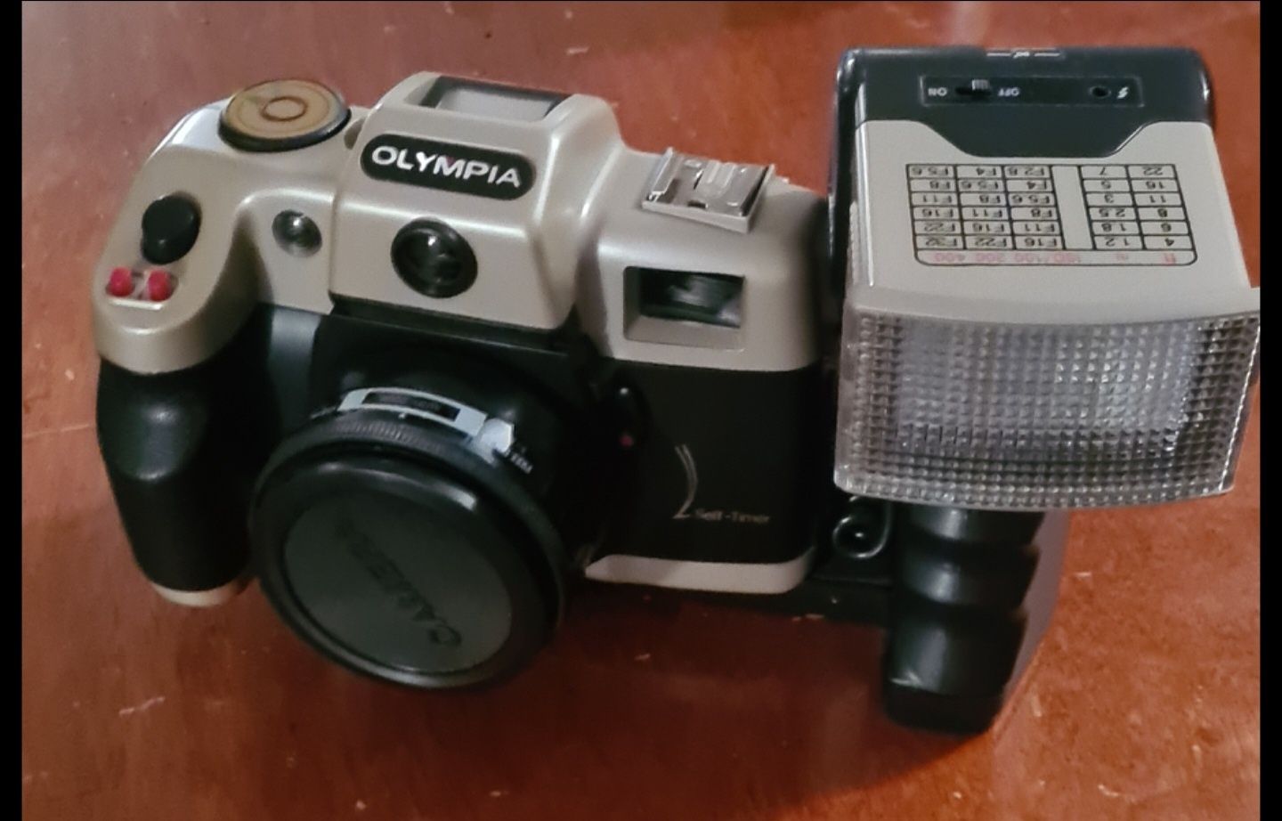 Vendo máquina fotográfica olympia antiga