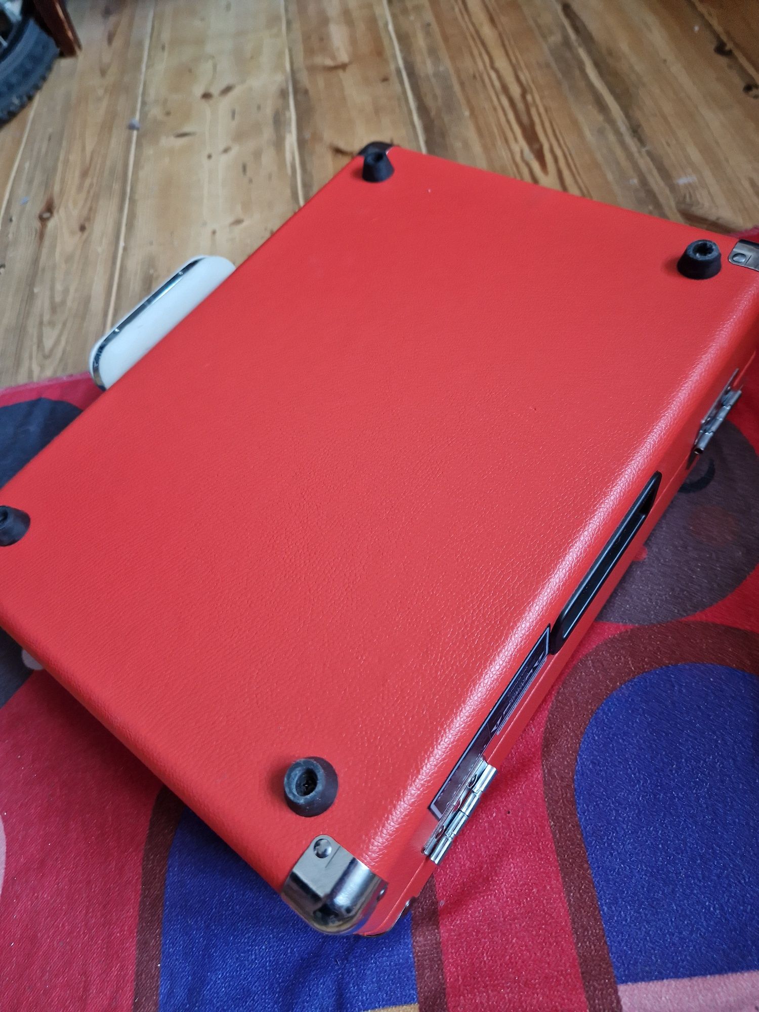 Gramofon Crosley Cruiser Deluxe Red.