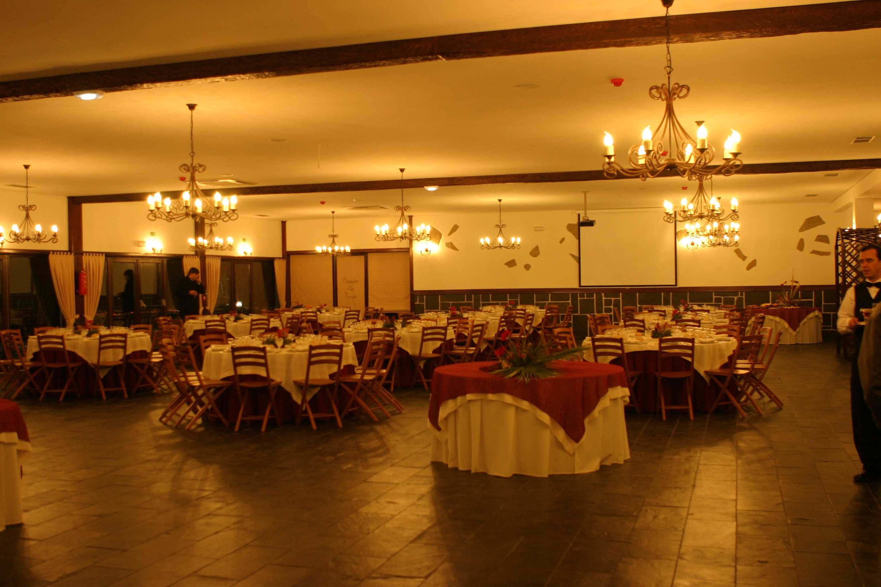 toalhas de mesa saiotes restaurante catering