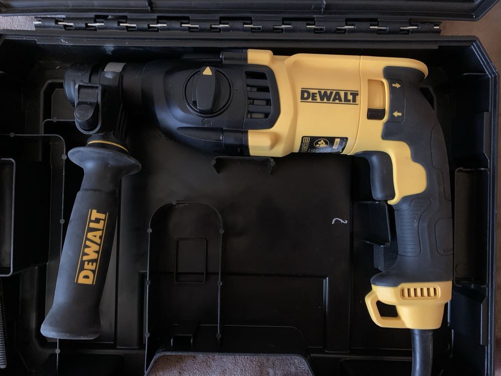 Перфоратор Dewalt D25133K