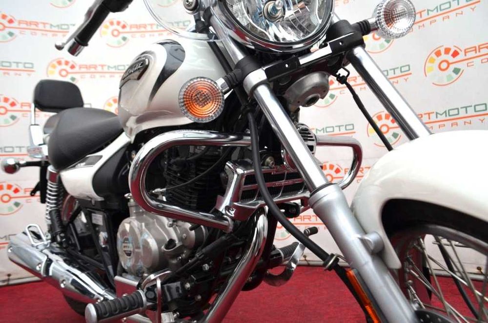 Новий мотоцикл BAJAJ Avenger Cruise 220, мотосалон Артмото Полтава