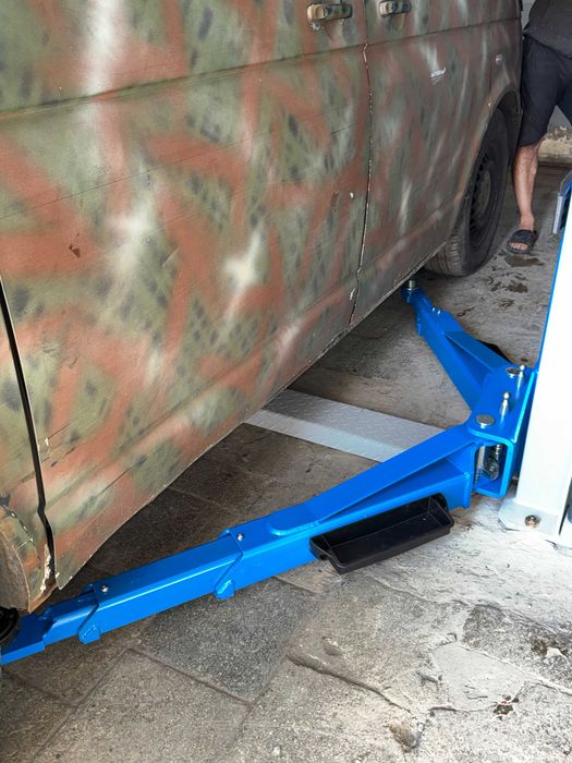 Універсальний автомобільний підйомник для легкових та бусів - 5т