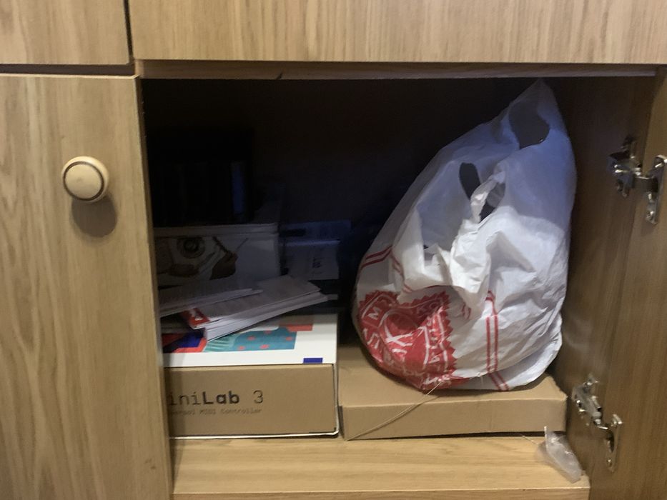 Шкаф для речей, що вішати