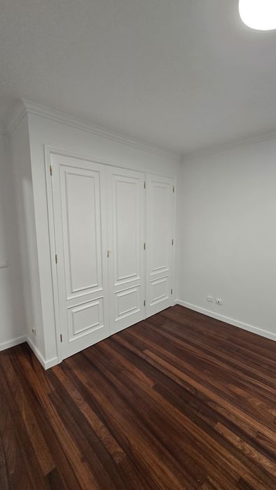 Apartamento T2 c/garagem no centro de Viana