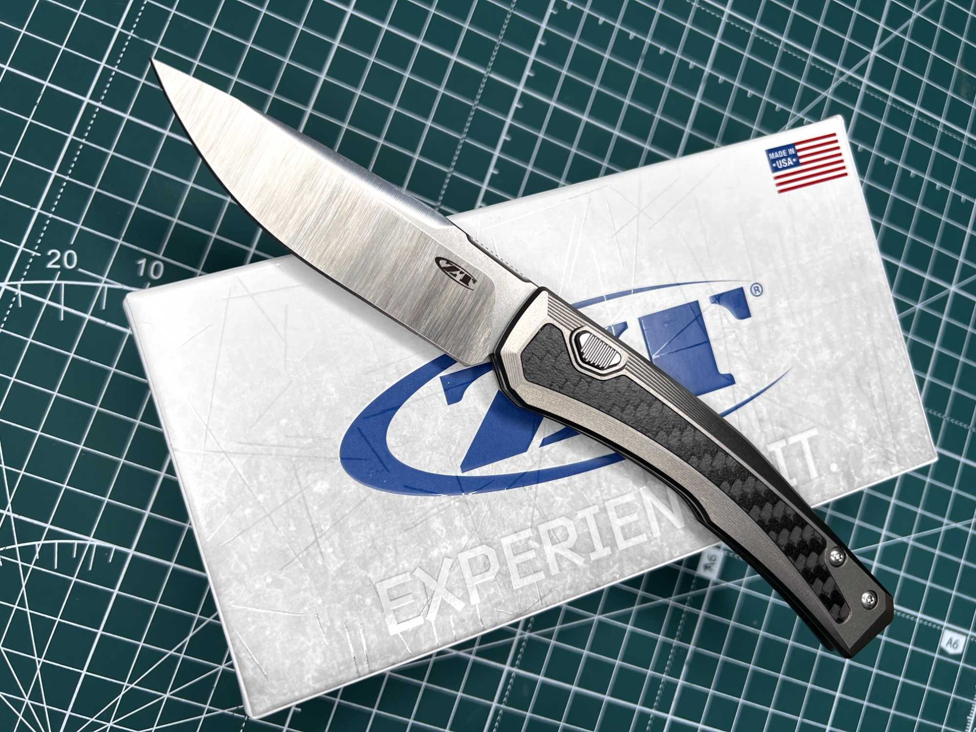 Складний ніж Zero Tolerance 0556 MagnaCut Automatic Titanium/Carbon