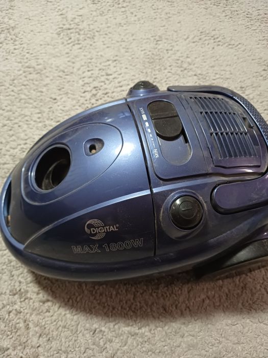 Пылесос рабочий на запчасти