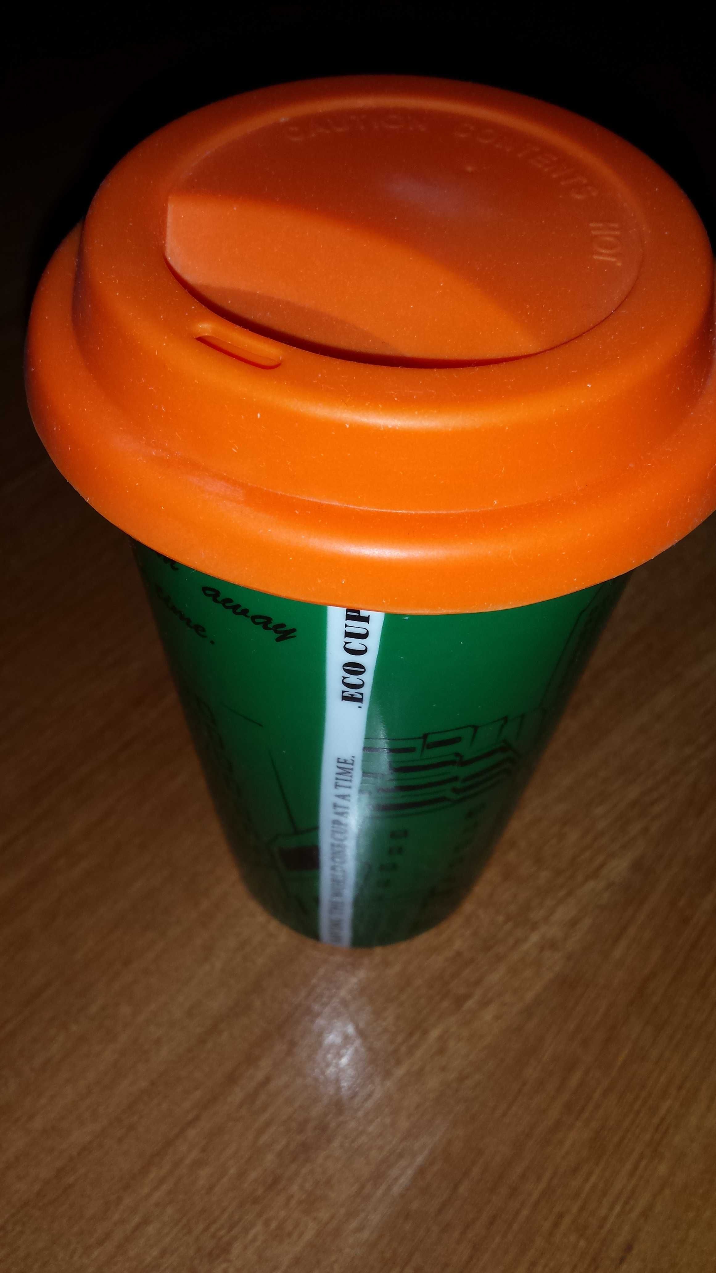 Kubek termiczny na kawę z  przykrywką zielony kolekcja Emo empik