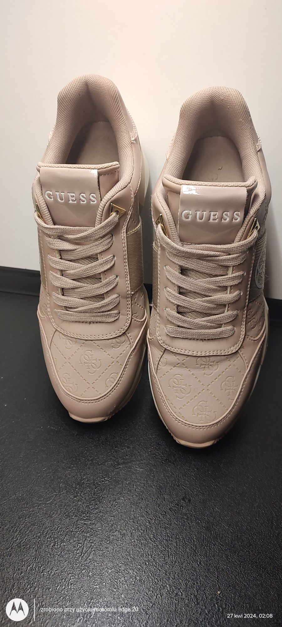 Sneakersy GUESS 37