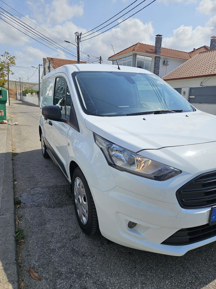 Ford Transit Connect 1.5 à venda!