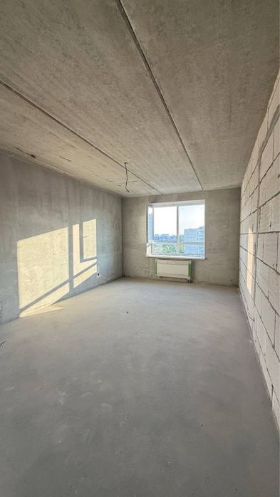 Продаж 2 кіинатної квартири на Озерні
