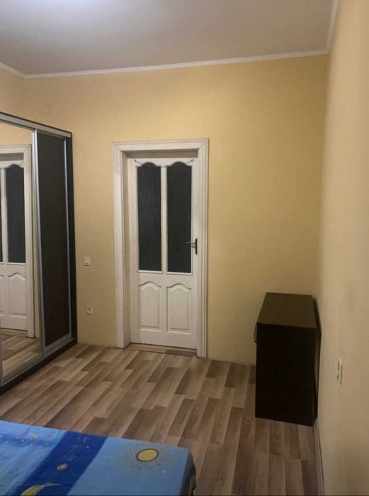 Оренда ізольованої кімнати,  в трьох кімнатному обобняку.