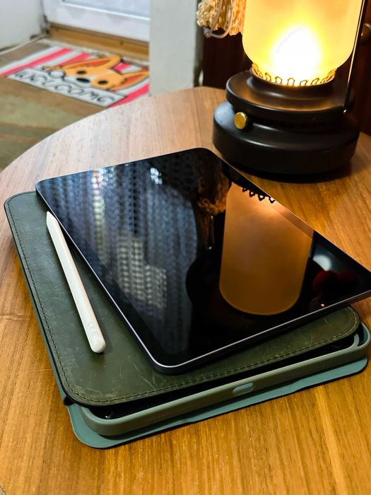 Планшет Apple iPad Air 10.9 2022 Wi-Fi 64GB Purple A2588 (MME23)