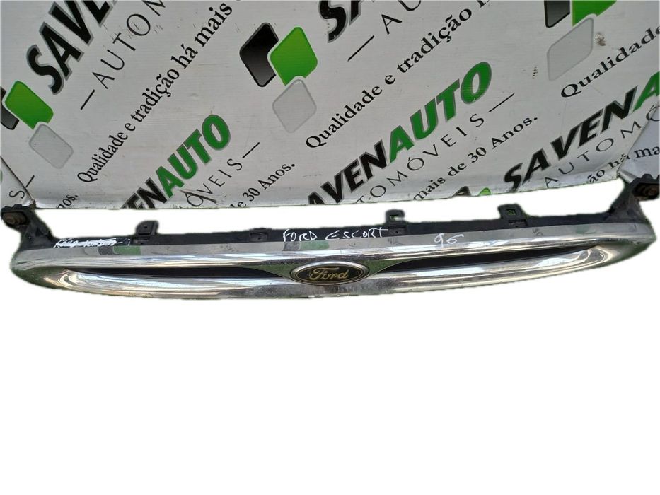 Grelha Frente / Frontal Ford Escort 95 Caixa (Avl)