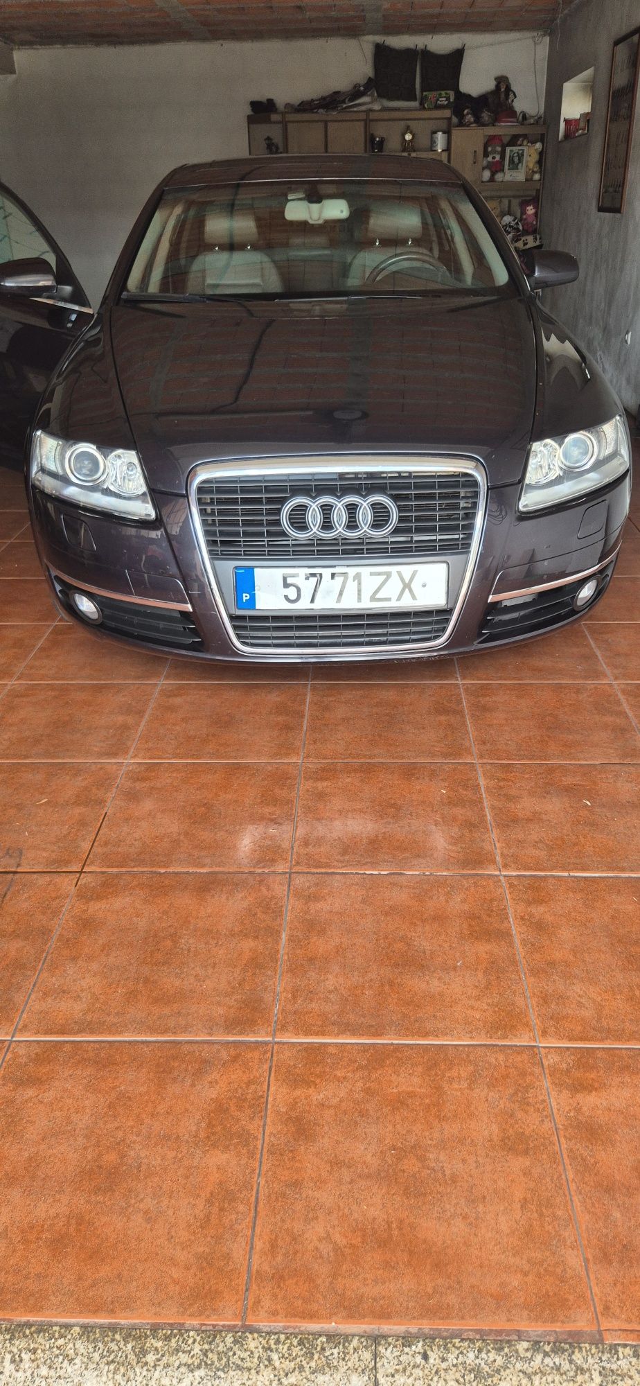 Audi A6 muito direitinho estofos impecáveis pintura em muito bom estad