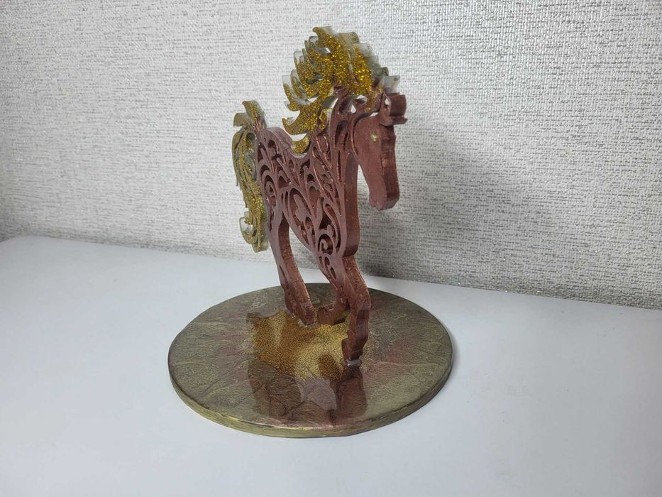 Фигура конь из эпоксидной смолы "Огненная Лошадь ", авторская работа,