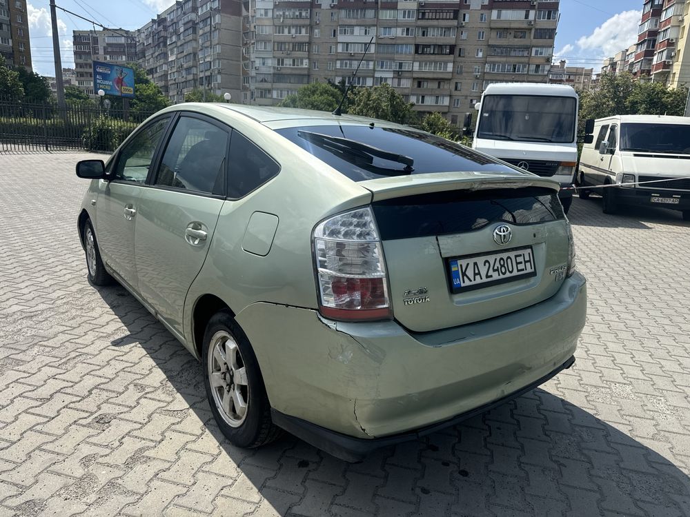 Продам Toyota Prius 2005 року