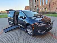 Chrysler Pacifica Braunability dotacja PFRON full opcja przewóz osób niepełnosprawnych
