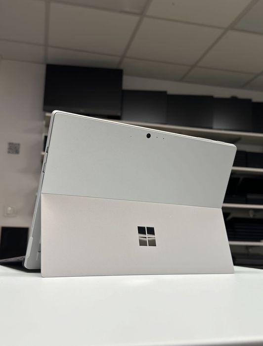 Tablet Microsoft Surface Pro 5 12" i5-7300U 8GB RAM 256GB + Klawiatura