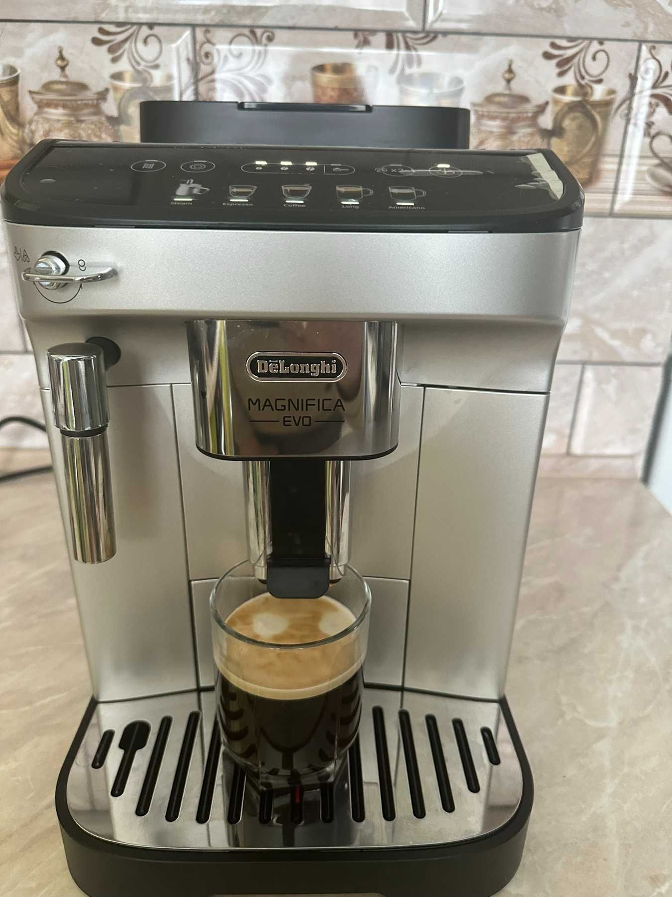 De'Longhi Magnifica Evo ECAM 292.33.SB автоматична кавоварка НОВА