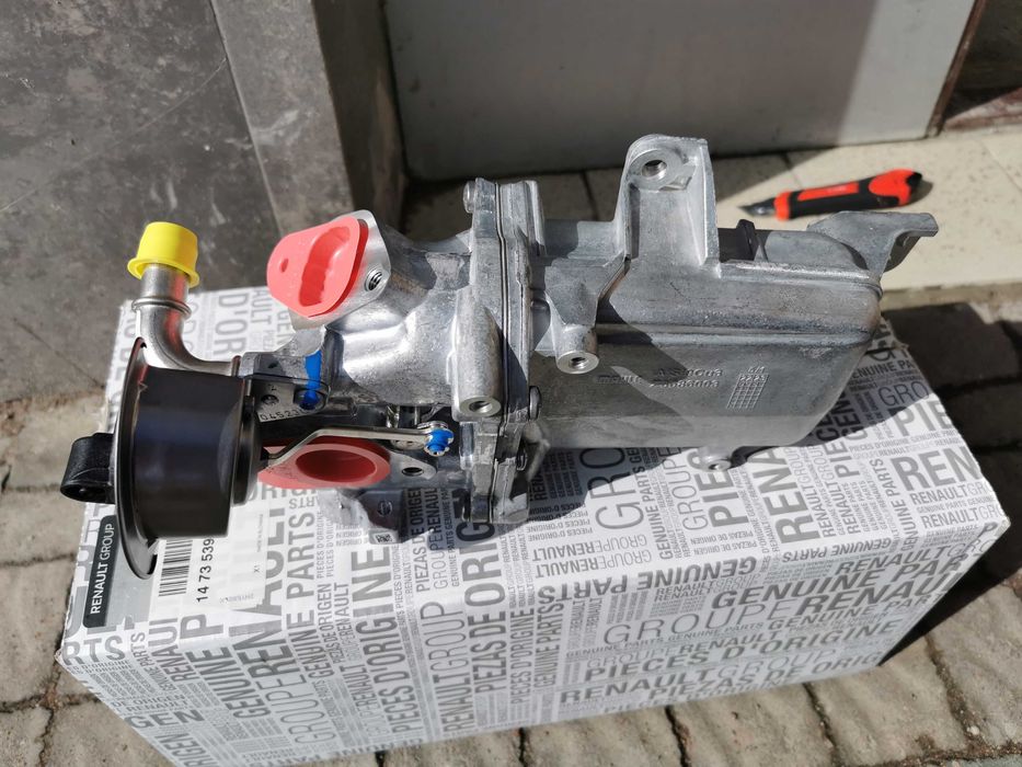 Охладитель отработаных газов с 2014  Renault Master EGR 147353981R