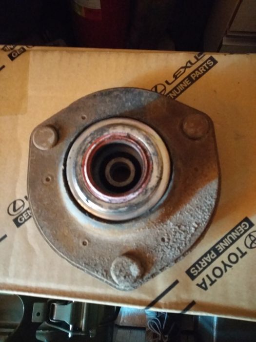 Опори амортизатора