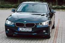 BMW F30 328ixDrive 2015 skretny xenon bogate wyposazenie