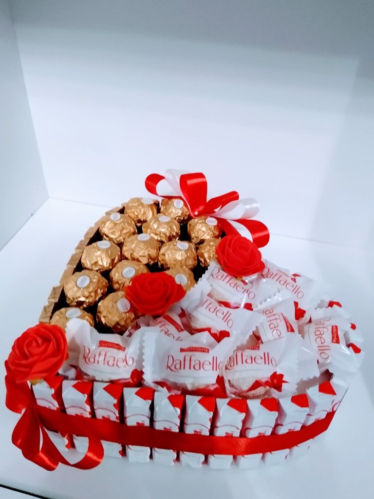 Box że słodyczy Serce Ferrero Rocher Kinder Merci Rafaello