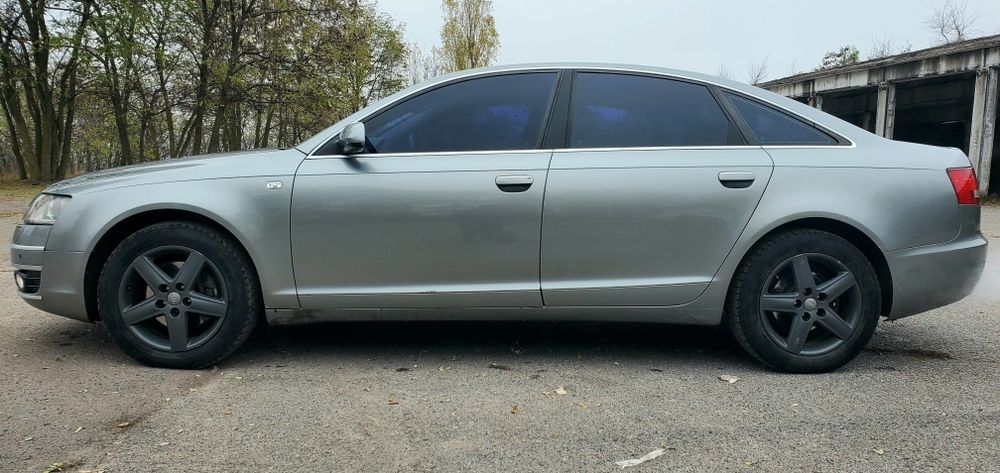 Продам ауді а6с6 в нормальному стані . АКПП Quattro 3.0 BBj  газ бенз