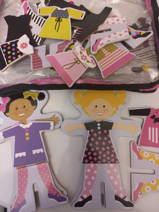 Drewniane magnetyczne dwustronne lalki do ubierania Melissa & Doug