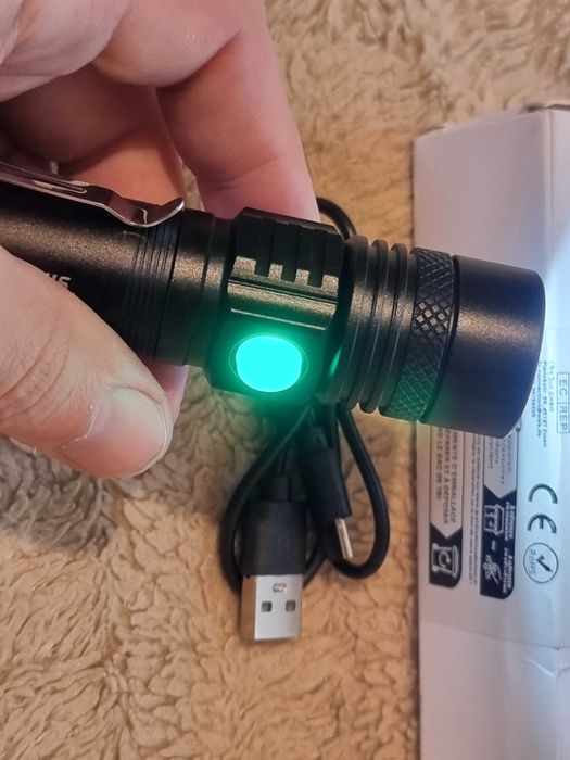 Latarka ladowana USB