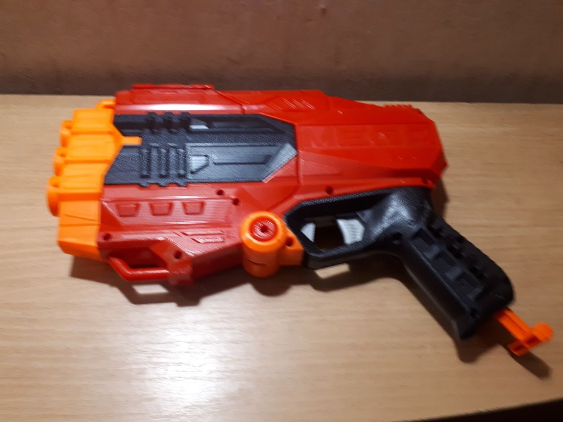 Игрушечный Бластер  Nerf.