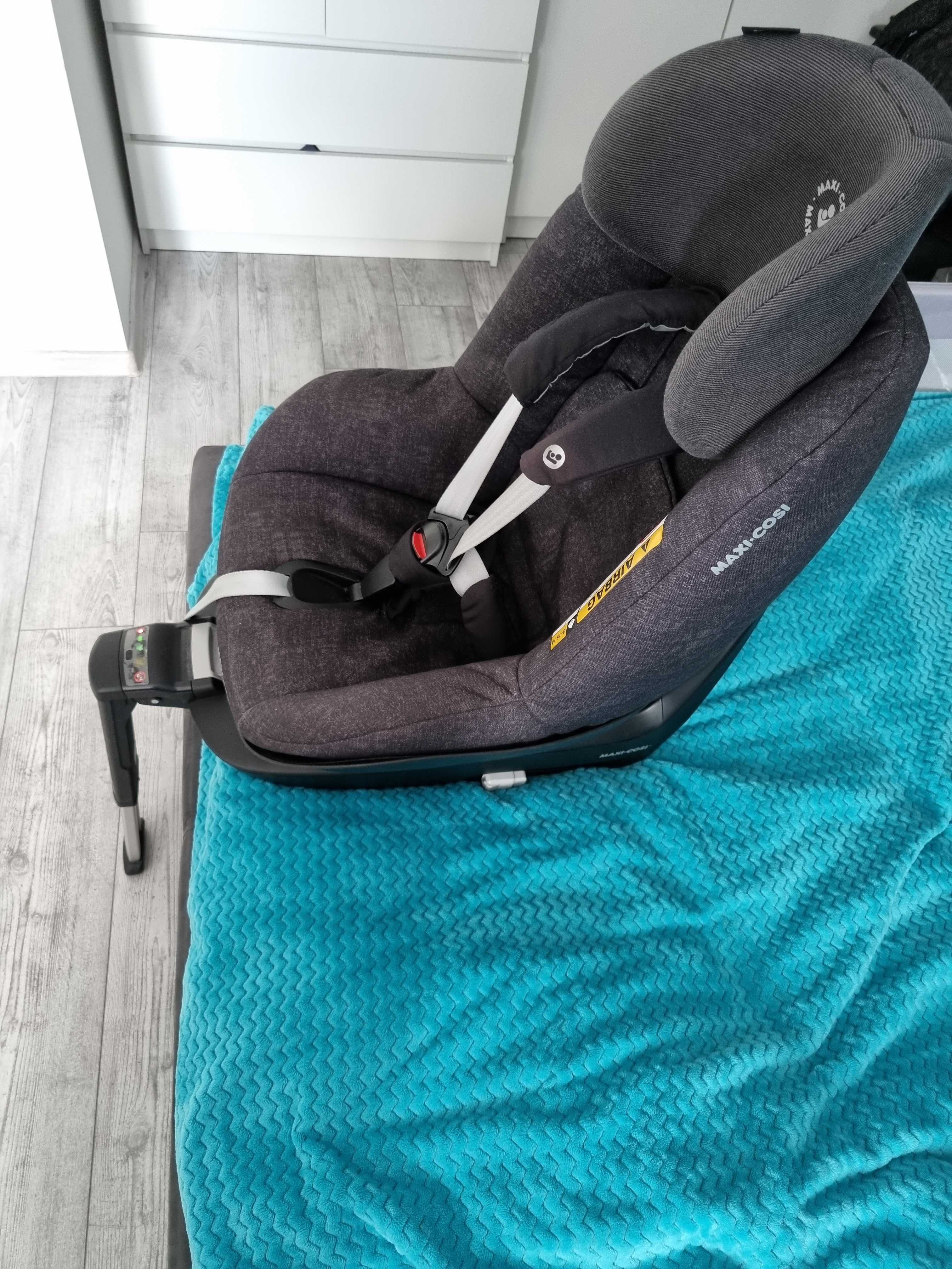 Fotelik MaxiCosi Pearl Pro (9-18 kg) z bazą FamilyFix One