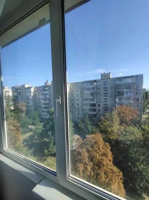 Продам 1-к 32 м2 с косметикой на Русановке, бульвар Игоря Шамо 19/1