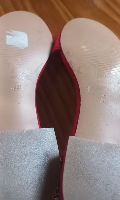 Sandálias vermelhas novas tam.38