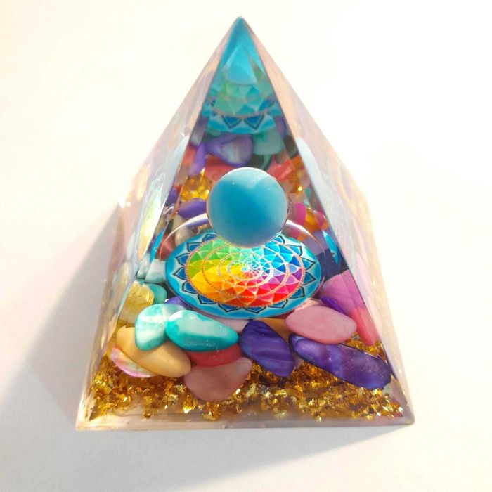 Pirâmides de Organita em pedra verdadeira.