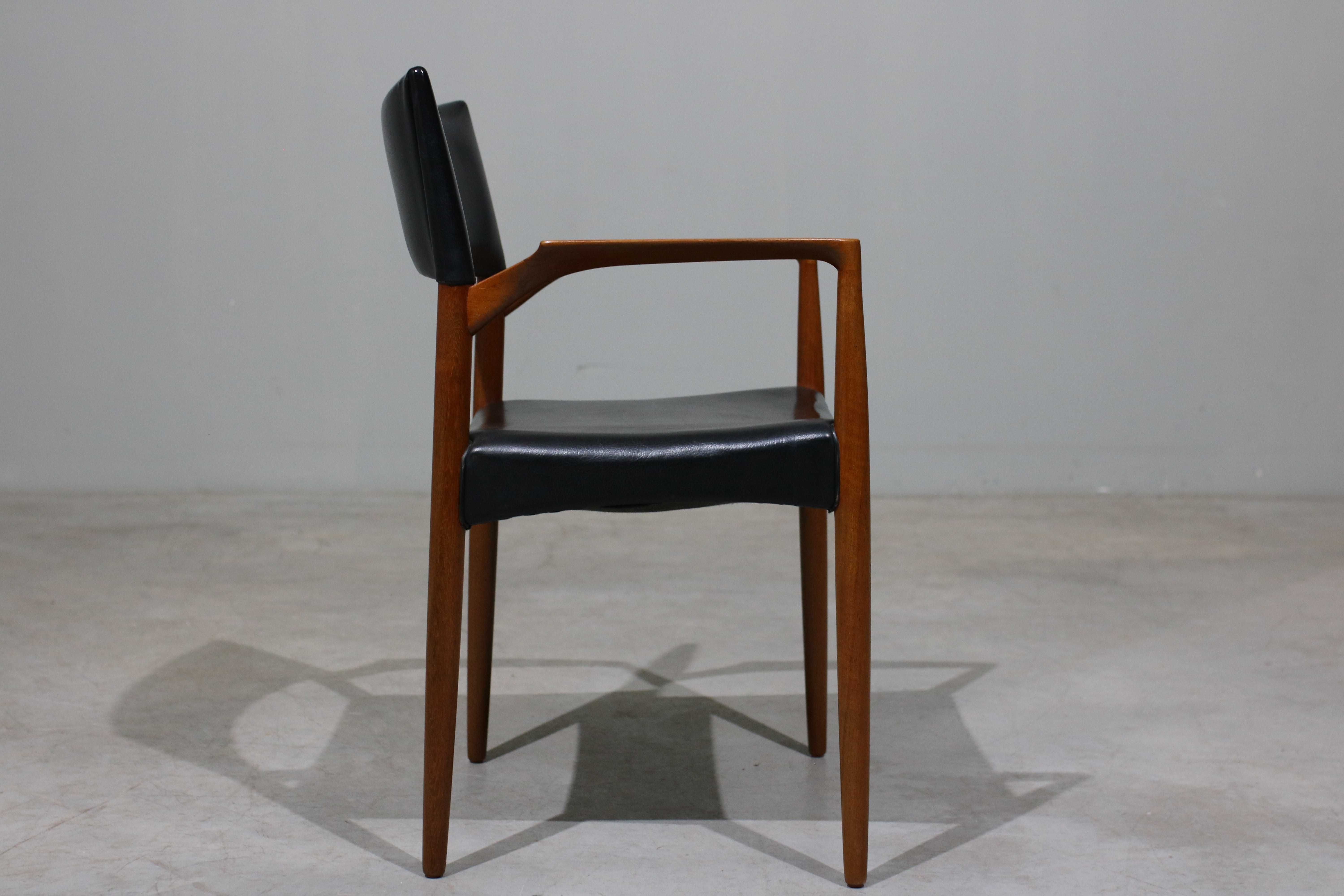 Cadeirão E. Larsen & A. B Madsen em teca | Design Interiores