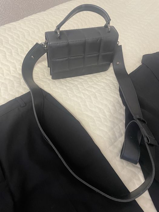 Продам одяг в фдеальному стані